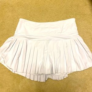 Gold hinge brand new white skirt! Never worn brand new!